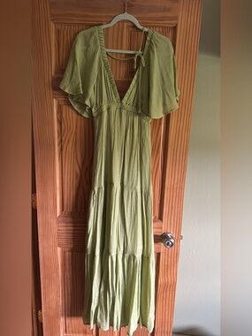 Light Green V-Neck Maxi Dress